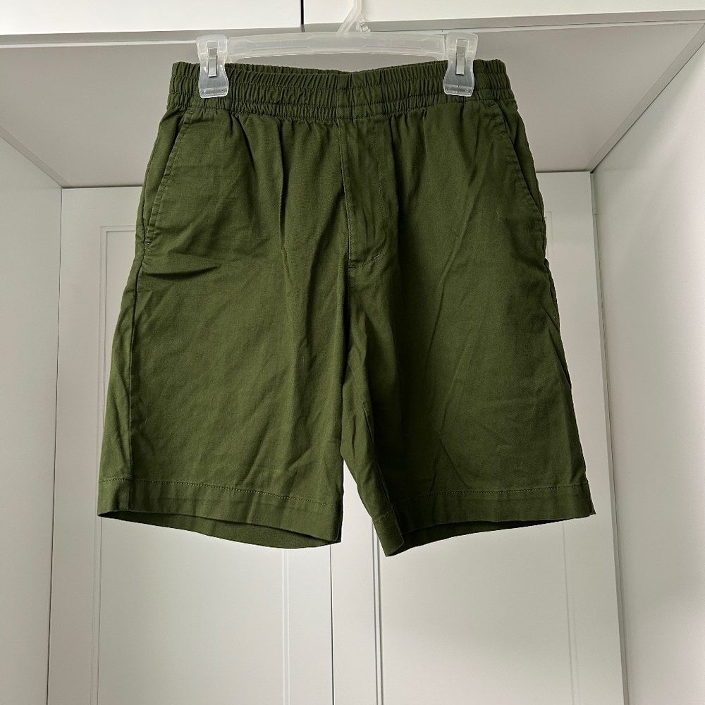UNIQLO Men’s / Youth Green Shorts Medium